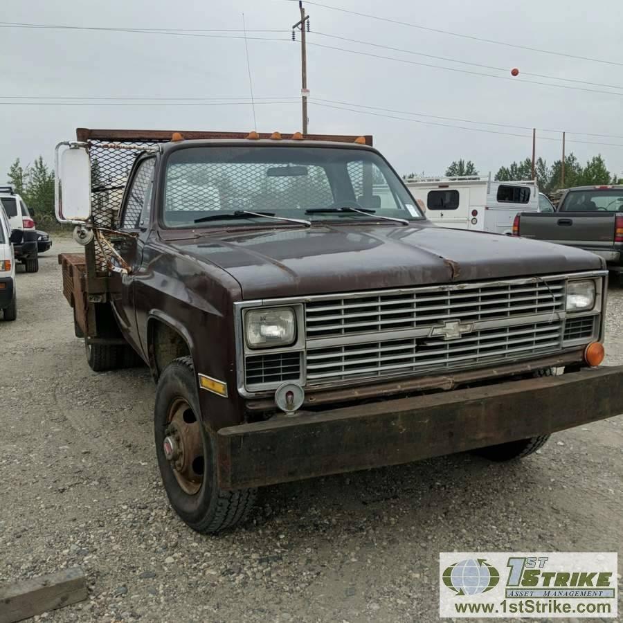 1982 GMC 3500, 5.7L GAS, MANUAL TRANSMISSION, 4X4, DUALLY, STANDARD CAB, 9FT FLAT BED