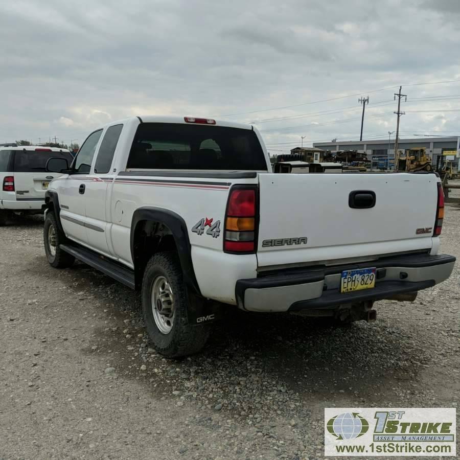 2004 GMC SIERRA 2500HD SLE, 6.0L VORTEC GAS, 4X4, EXTENDED CAB, SHORT BED