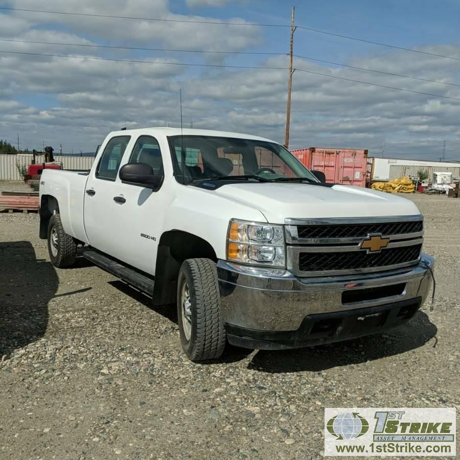 2014 CHEVROLET SILVERADO 2500HD, 6.6L DURAMAX DIESEL, 4X4, CREW CAB, LONG BED. WEBASTO