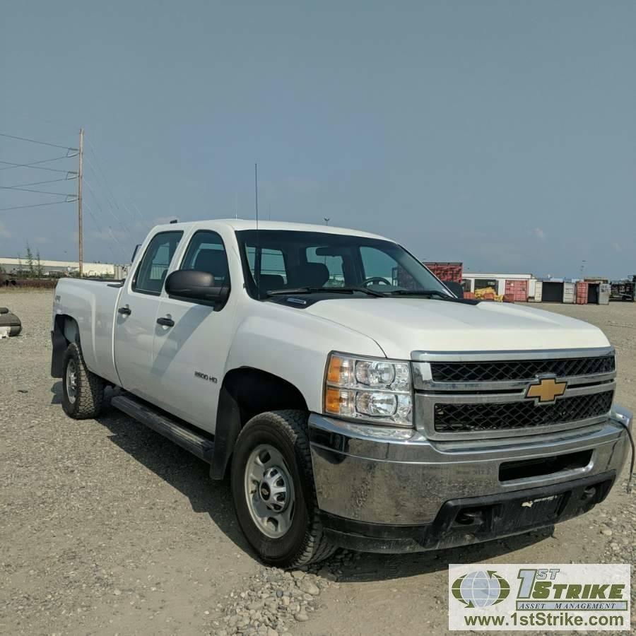 2014 CHEVROLET SILVERADO 2500HD, 6.6L DURAMAX DIESEL, 4X4, CREW CAB, LONG BED. WEBASTO