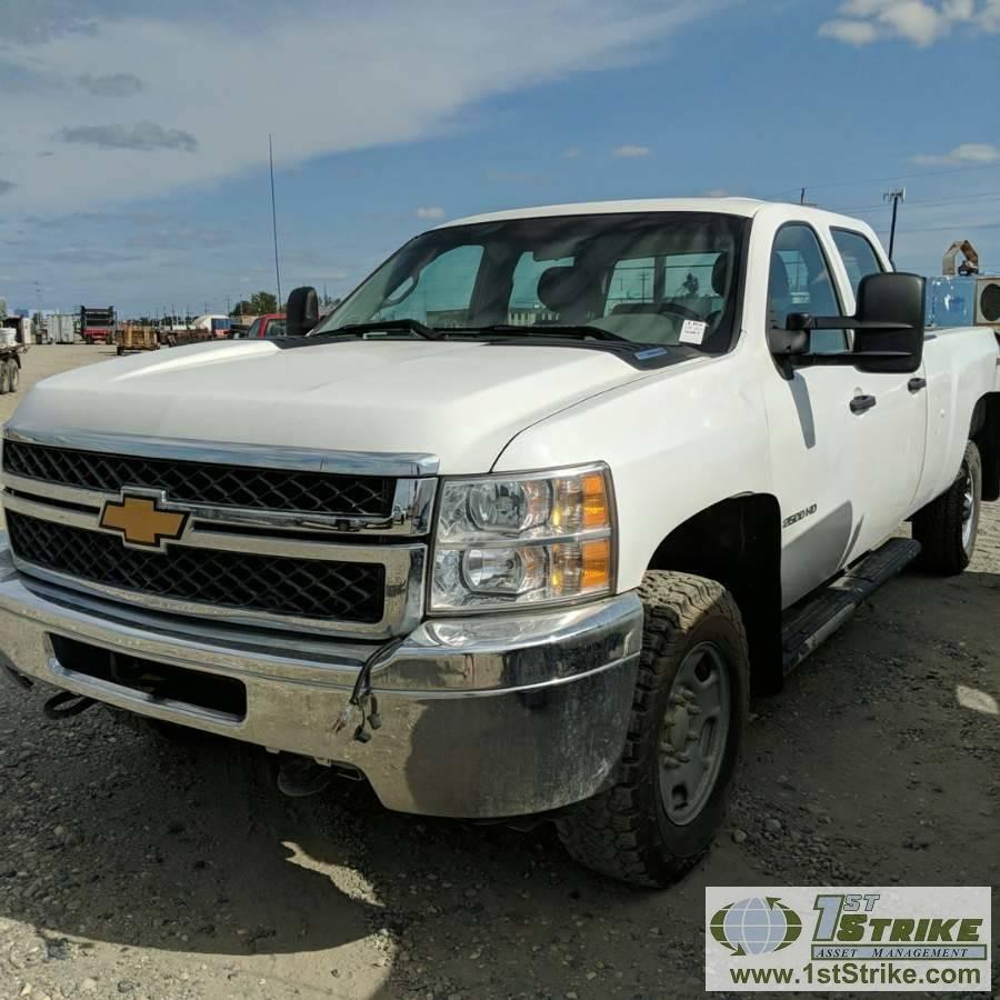 2014 CHEVROLET SILVERADO 2500HD, 6.6L DURAMAX DIESEL, 4X4, CREW CAB, LONG BED. WEBASTO