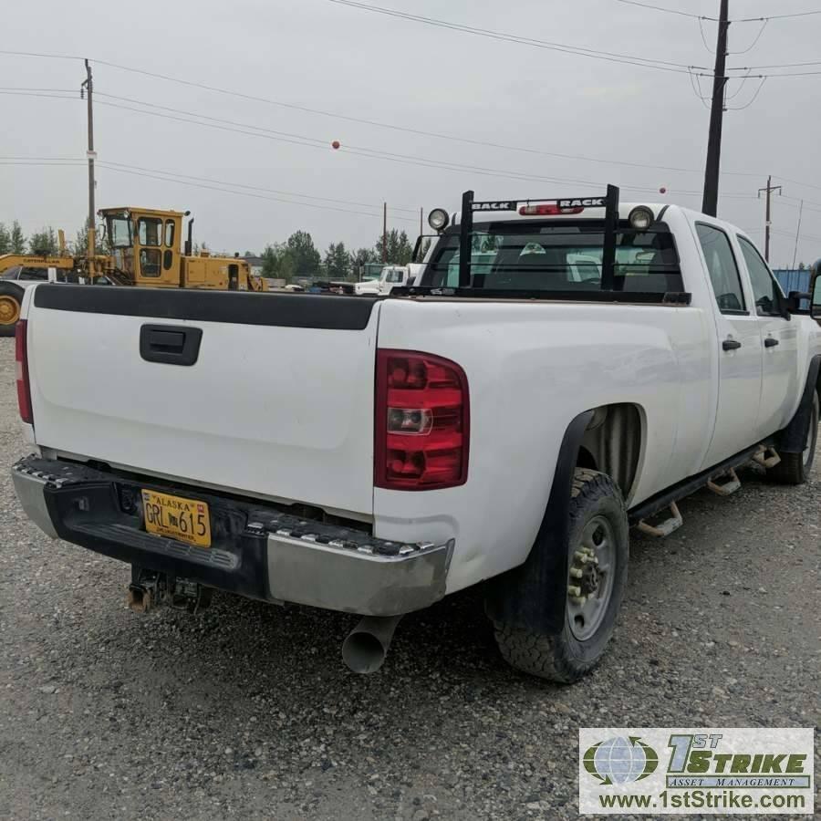 2013 CHEVROLET SILVERADO 2500HD, 6.6L DURAMAX DIESEL, 4X4, CREW CAB, LONG BED