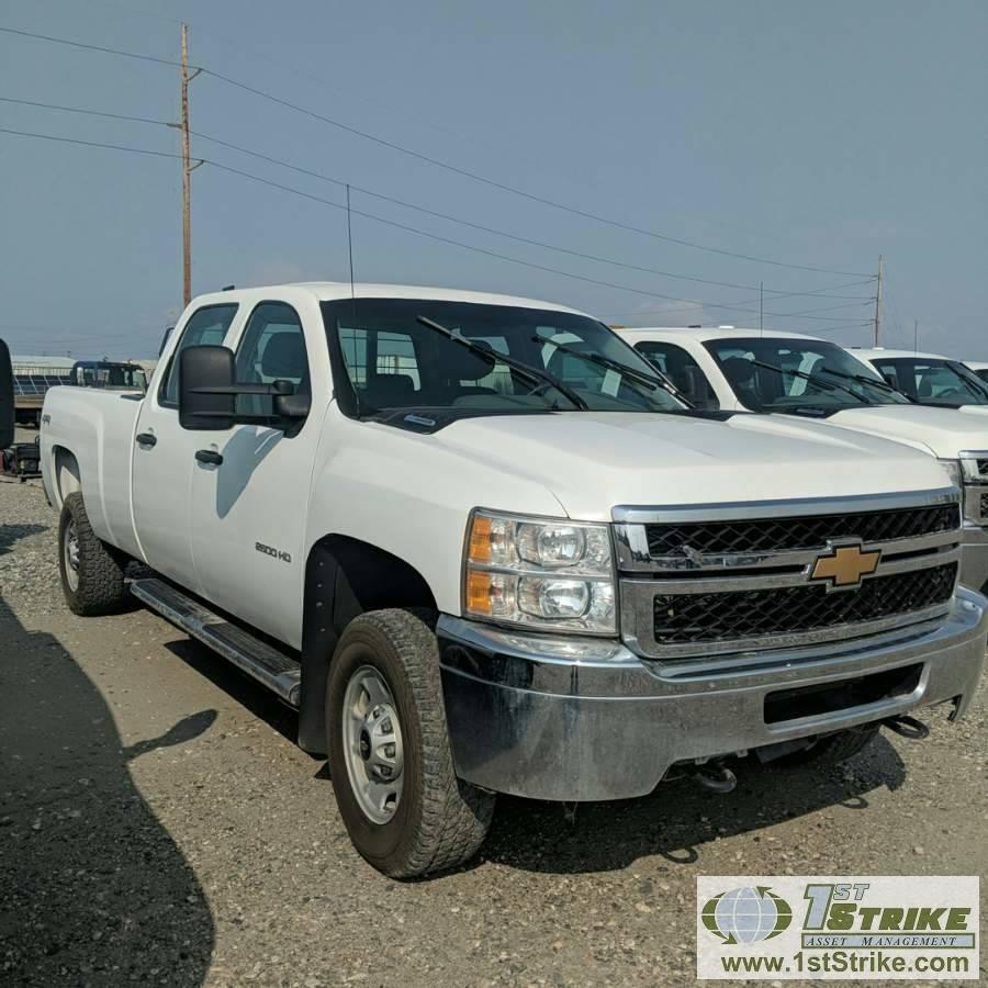 2013 CHEVROLET SILVERADO 2500HD LS, 6.6L DURAMAX DIESEL, 4X4, CREW CAB, SERVICE BED. WEBASTO