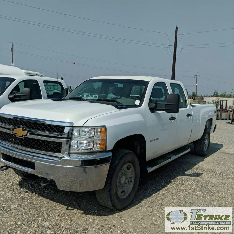 2013 CHEVROLET SILVERADO 2500HD LS, 6.6L DURAMAX DIESEL, 4X4, CREW CAB, SERVICE BED. WEBASTO