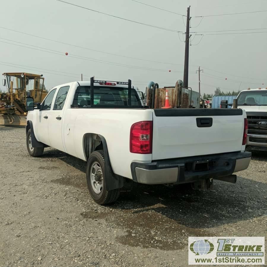 2013 CHEVROLET SILVERADO 2500HD, 6.6L DURAMAX DIESEL, 4X4, CREW CAB, LONG BED. UNKNOWN MECHANICAL PR