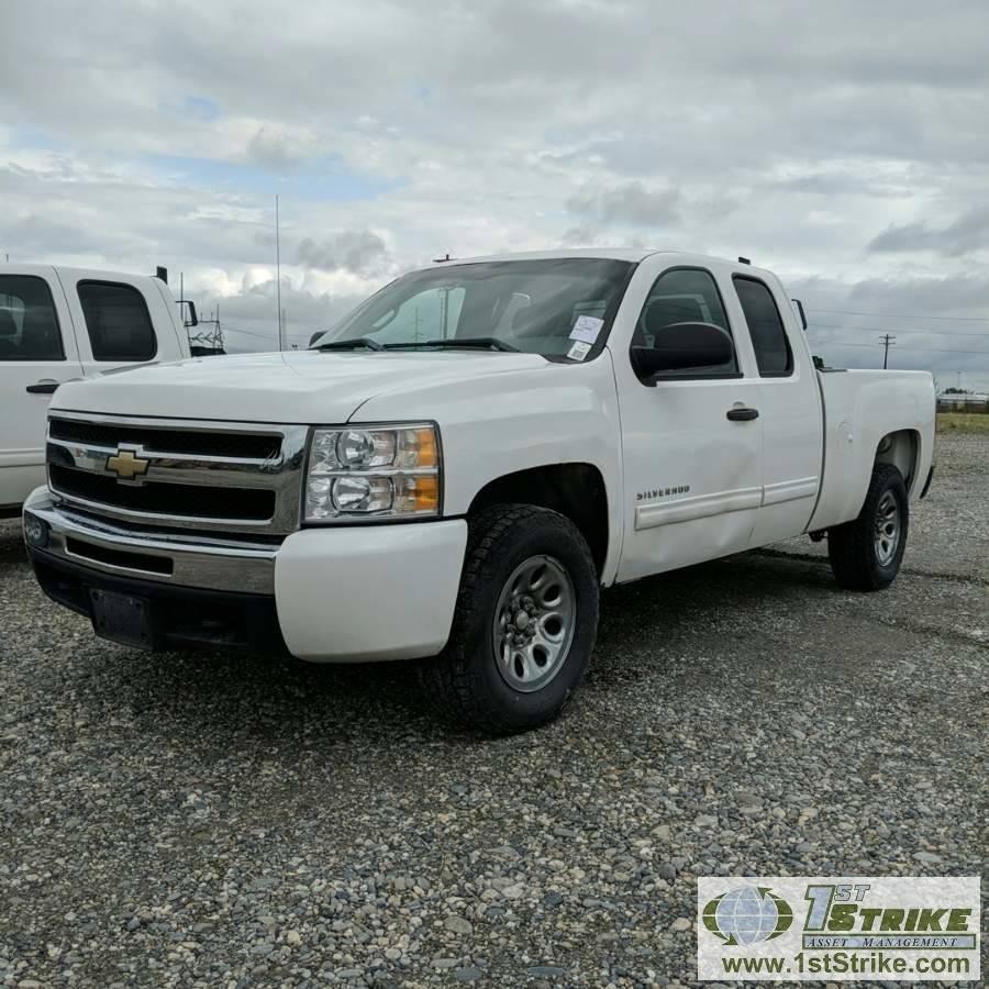 2010 CHEVROLET SILVERADO 1500 LS, 4.8L VORTEC GAS, 4X4, EXTENDED CAB, SHORT BED