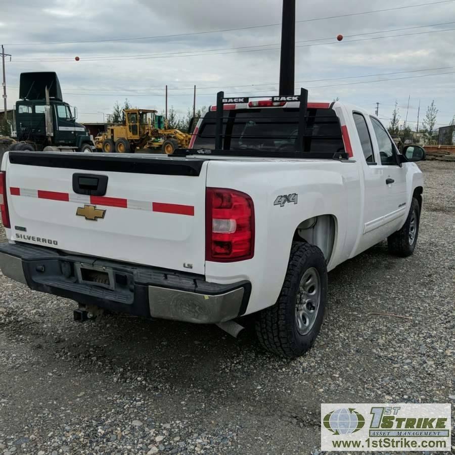 2010 CHEVROLET SILVERADO 1500 LS, 4.8L VORTEC GAS, 4X4, EXTENDED CAB, SHORT BED