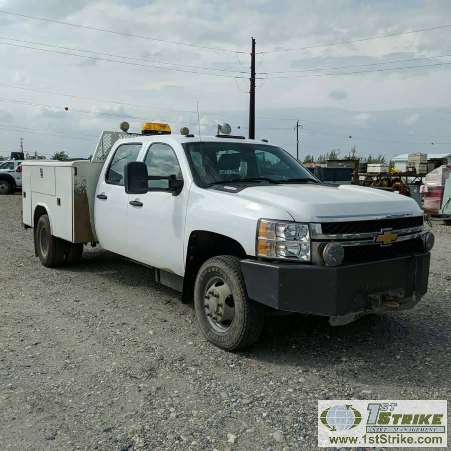 2012 CHEVROLET SILVERADO 3500HD, 6.6L DURAMAX DIESEL, 4X4, CREW CAB, SERVICE BED, V MAC