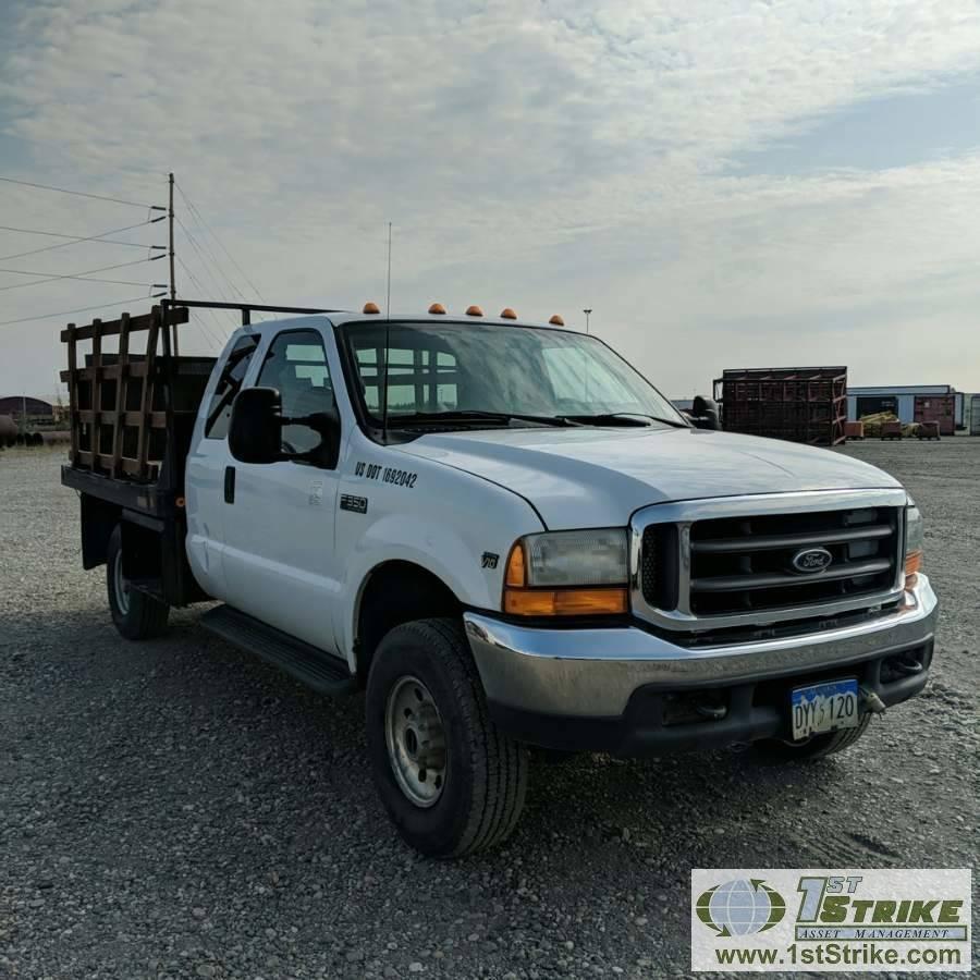 2001 FORD F-350 SUPERDUTY XLT, 6.8L V10 TRITON GAS, 4X4, EXTENDED CAB, FLAT BED, LIFT GATE