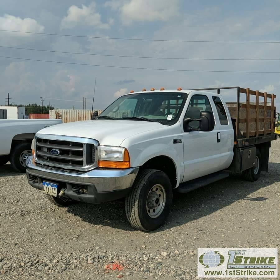 2001 FORD F-350 SUPERDUTY XLT, 6.8L V10 TRITON GAS, 4X4, EXTENDED CAB, FLAT BED, LIFT GATE