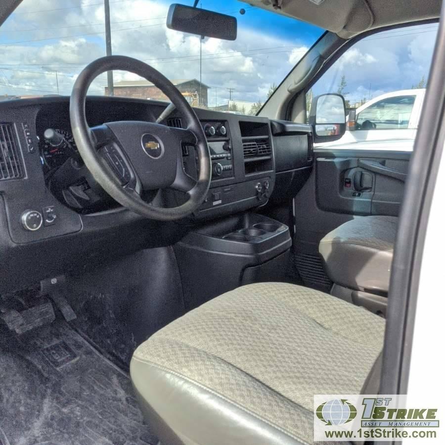 2013 CHEVROLET EXPRESS VAN, 5.3L GAS ENGINE, AWD, 7 PASSENGER