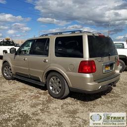 2004 LINCOLN NAVIGATOR, 5,4L GAS, 4X4