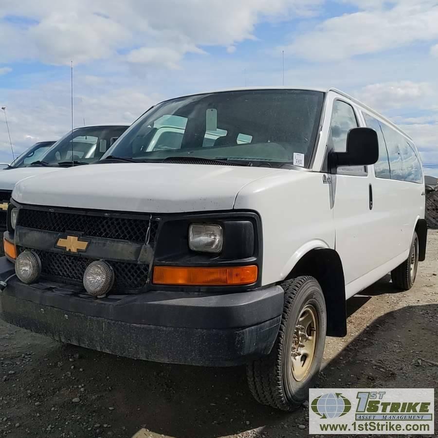 2009 CHEVROLET EXPRESS VAN, 6.6L DURAMAX DIESEL, QUIGLEY 4X4, 10 PASSENGER