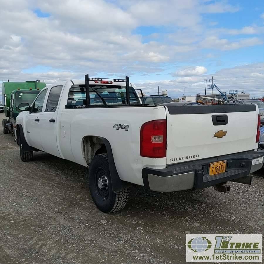 2010 CHEVROLET SILVERADO 2500HD LS, 6.6L DURAMAX, 4X4, CREW CAB, LONG BED