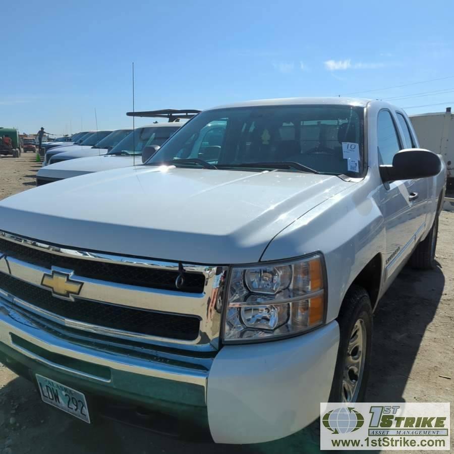 2010 CHEVROLET SILVERADO 1500 LS, 4.8L VORTEC, 4X4, EXTENDED CAB, SHORT BED