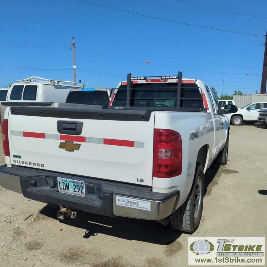 2010 CHEVROLET SILVERADO 1500 LS, 4.8L VORTEC, 4X4, EXTENDED CAB, SHORT BED