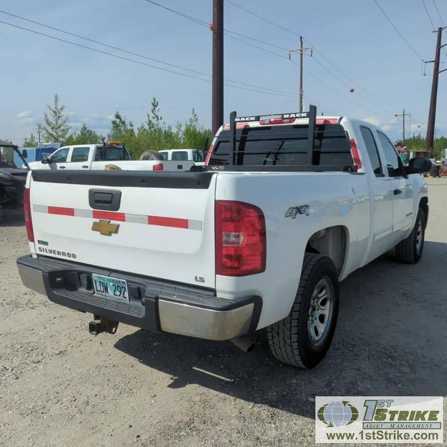 2010 CHEVROLET SILVERADO 1500 LS, 4.8L VORTEC, 4X4, EXTENDED CAB, SHORT BED