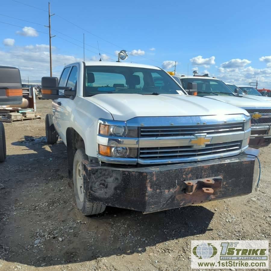 2015 CHEVROLET SILVERADO 2500HD, 6.0L VORTEC, 4X4, CREW CAB, CAB AND CHASSIS ONLY. WEBASTO HEAT