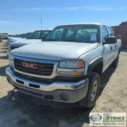 2006 GMC SIERRA 2500HD, 6.6L DURAMAX, 4X4, CREW CAB, LONG BED