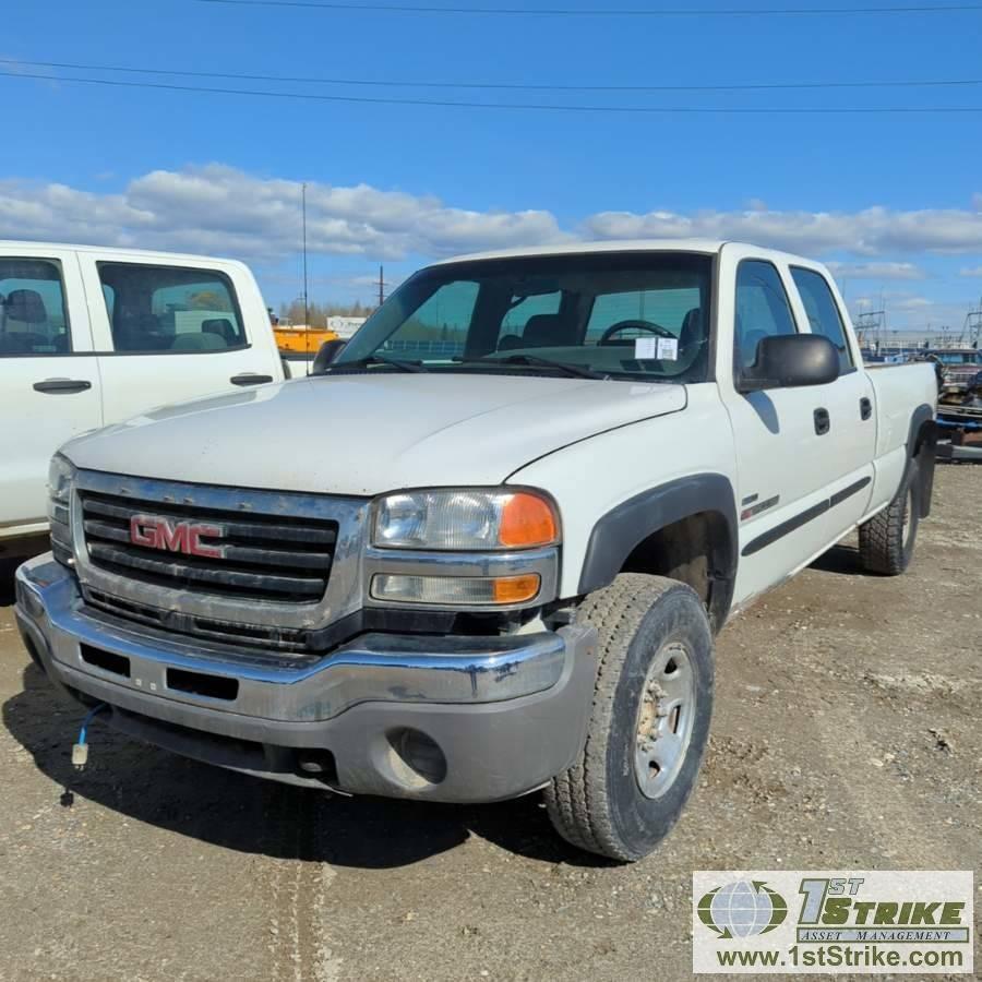 2006 GMC SIERRA 2500HD, 6.6L DURAMAX, 4X4, CREW CAB, LONG BED