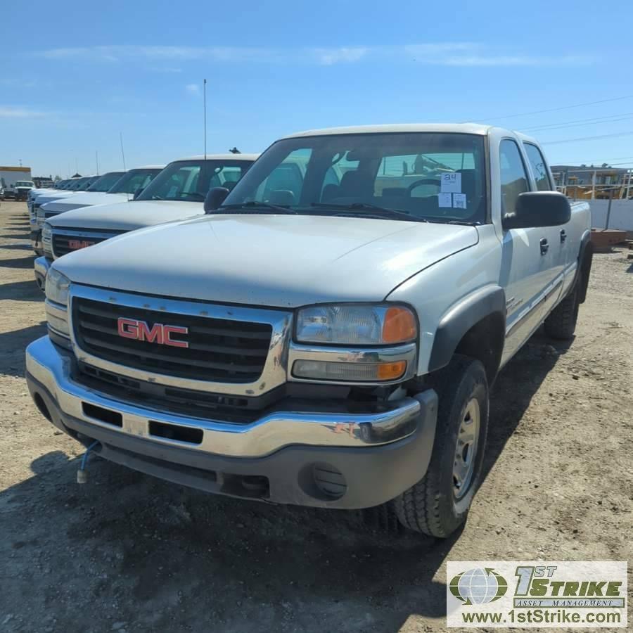 2006 GMC SIERRA 2500HD, 6.6L DURAMAX, 4X4, CREW CAB, LONG BED