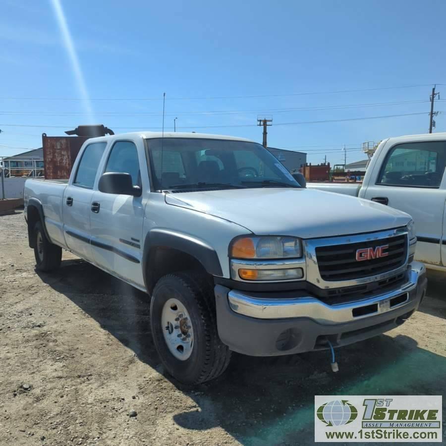 2006 GMC SIERRA 2500HD, 6.6L DURAMAX, 4X4, CREW CAB, LONG BED