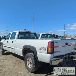 2006 GMC SIERRA 2500HD, 6.6L DURAMAX, 4X4, CREW CAB, LONG BED