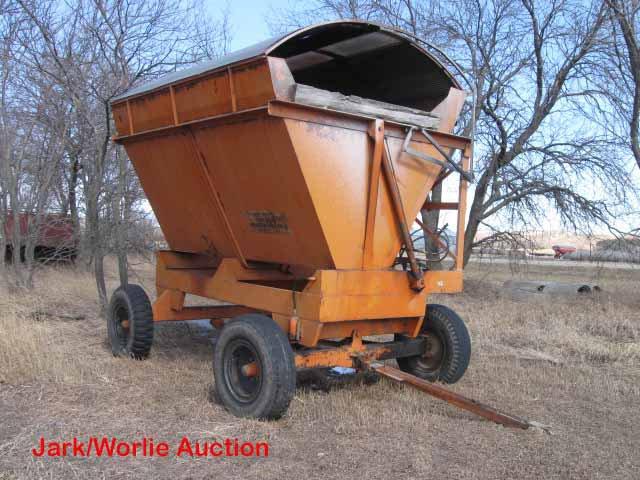 Richardton 12' Dump Wagon