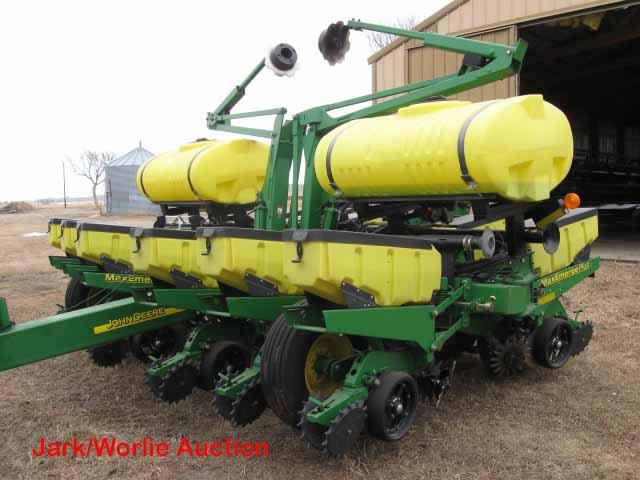 JD 1760 Max Emerge Plus Planter