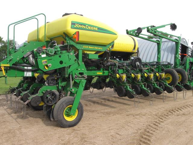 JD 1770NT 16R30 Planter