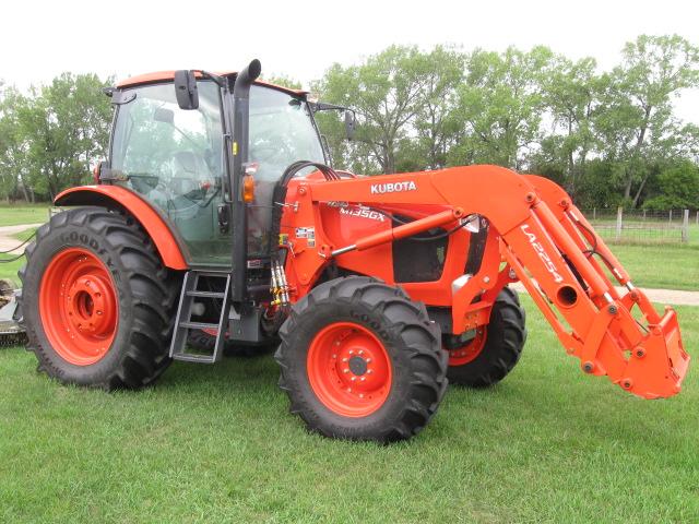 Kubota M135GX FWA Tractor w/LA2254 Loader