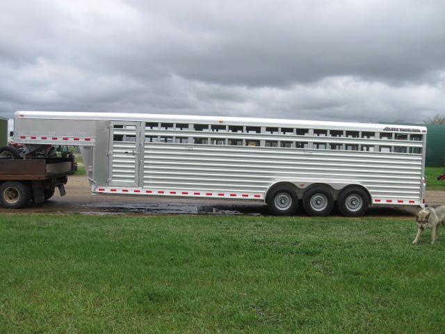 '15 Elite Trailers 8'x28' Triple Axle Aluminum Stock Trailer