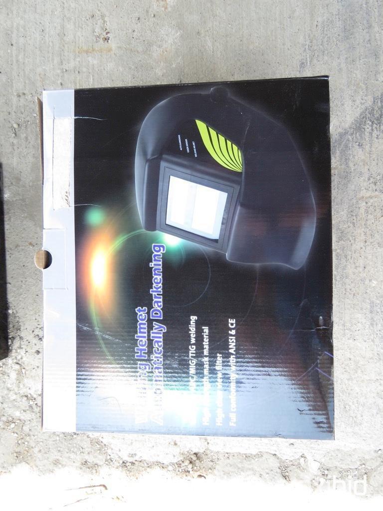 NEW AUTO DARKENING WELDING HELMET NEW SUPPORT EQUIPMENT