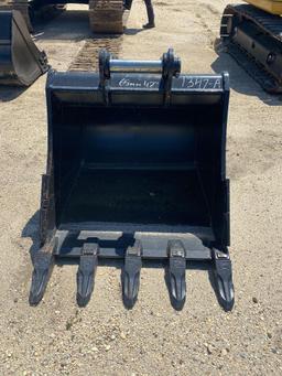 NEW STRICKLAND 42IN. DIGGING BUCKET EXCAVATOR BUCKET 65MM PIN SIZE TO FIT CAT 311/312/313, KOMATSU P