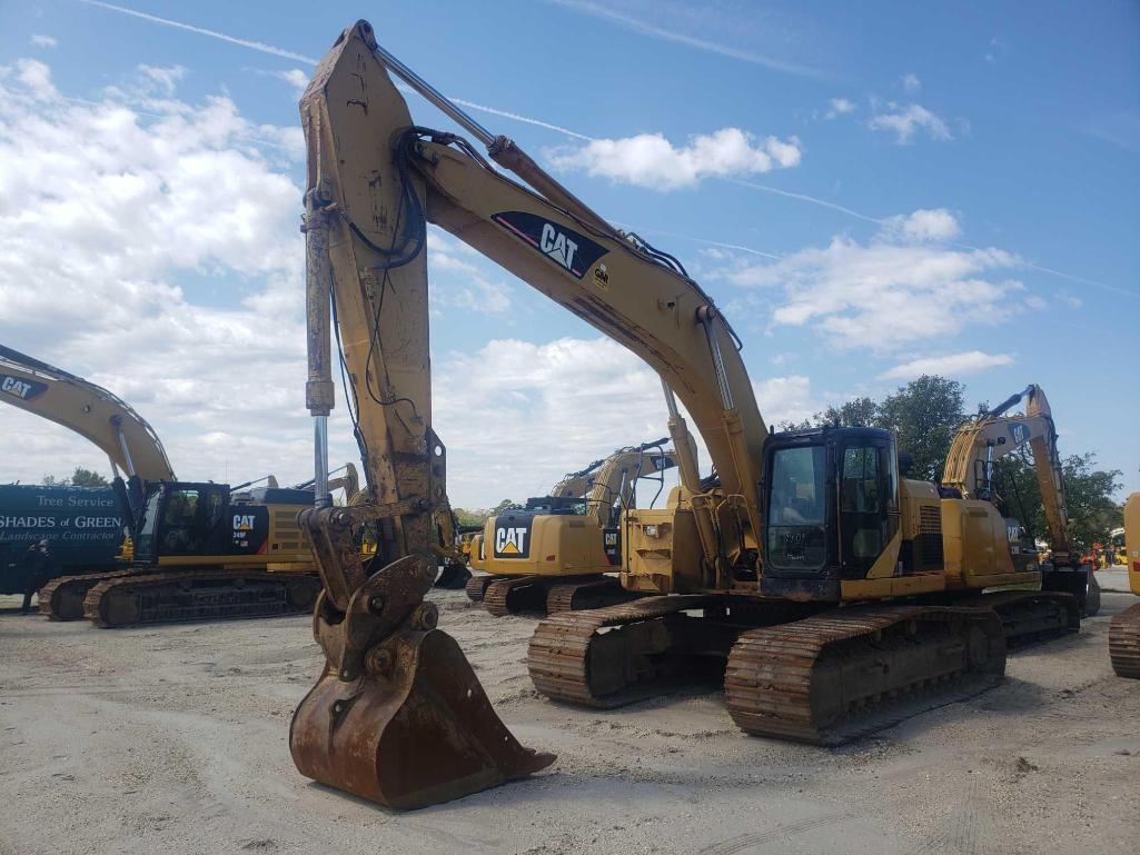 CAT 325CLCR HYDRAULIC EXCAVATOR SN:BKW00349 powered by Cat diesel engine, equipped with Cab, auxilia