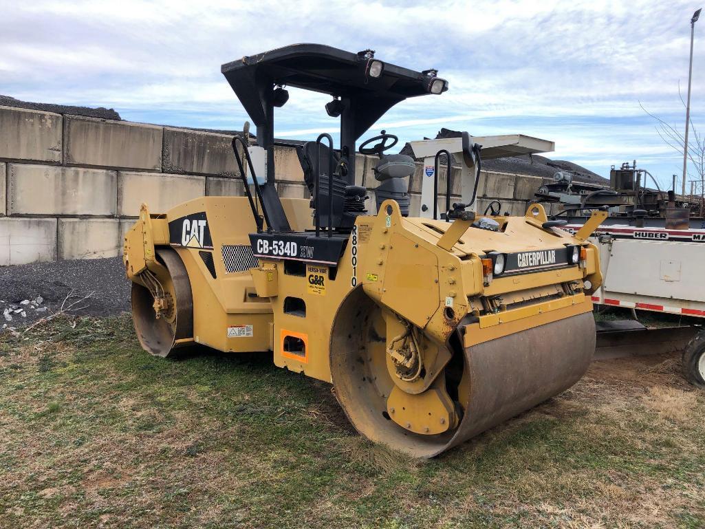 2005 CAT CB534DWX ASPHALT ROLLER SN:EAA00396 powered by Cat 3054C diesel engine, equipped with OROPS