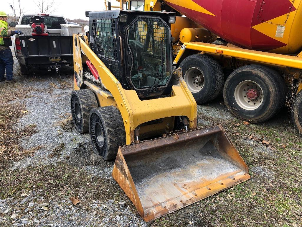 2007 CAT 226B2 SKID STEER powered by Cat 3024C diesel engine, equipped with EROPS, 2-speed,auxiliary