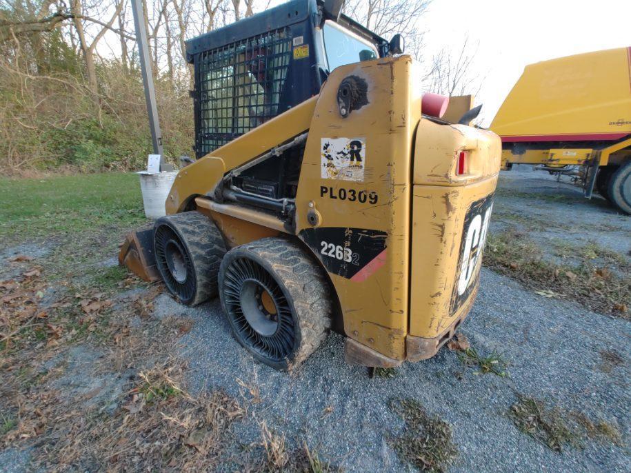 2007 CAT 226B2 SKID STEER powered by Cat 3024C diesel engine, equipped with EROPS, 2-speed,auxiliary