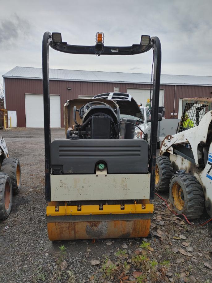 2004 INGERSOLL RAND DD29 ASPHALT ROLLER SN:94814 powered by Kubota diesel engine, equipped with OROP