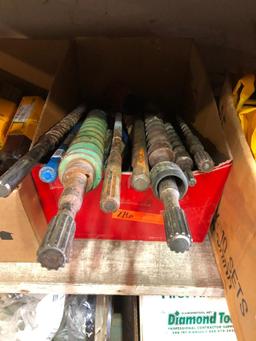 BOX OF HAMMER DRILL BITS & CHISELS SUPPORT EQUIPMENT
