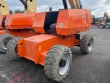 JLG 660SJ BOOM LIFT SN:300183365 4x4, powered by diesel engine, equipped with 66ft. Platform height,
