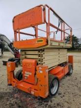 JLG 4069 SCISSOR LIFT SN:188652 electric powered, equipped with 40ft. Platform height, slide out