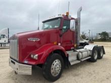 2009 KENWORTH T800 TRUCK TRACTOR VN:1XKDD09X49J257244 powered by diesel engine, equipped with power