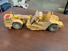 NORSCOT "CATERPILLAR 623G" MOTOR SCRAPER MODEL TOY COLLECTIBLE TOY . All Items need to be removed by