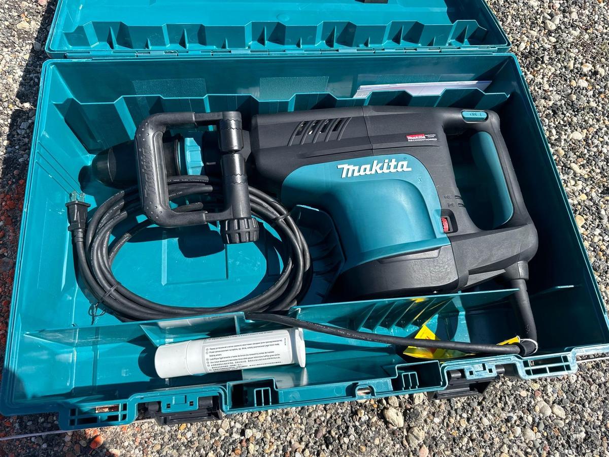 NEW MAKITA 20 LB DEMOLITION HAMMER- HM1203C- 1 YR FACTORY WARRANTY-RECON NEW SUPPORT EQUIPMENT