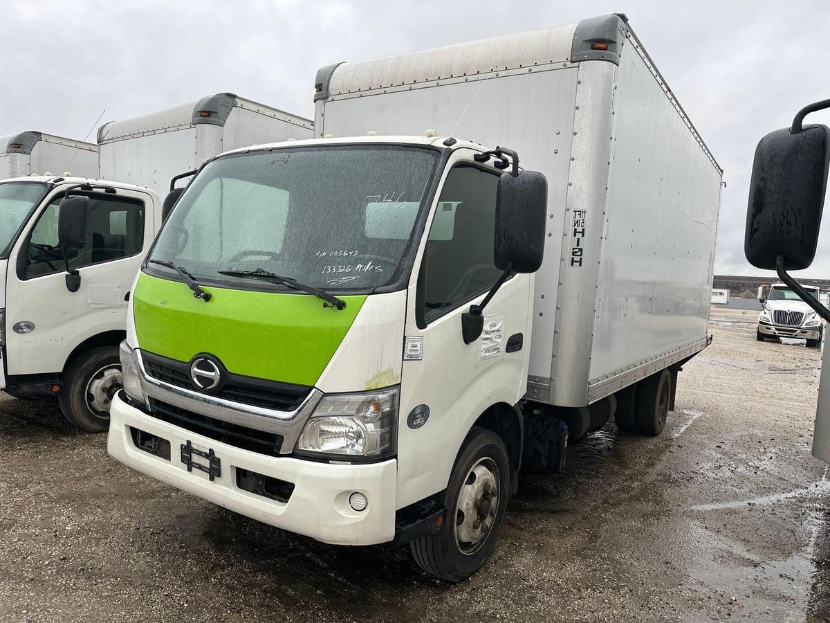 2017 HINO 195 VAN TRUCK VN:JHHSDM2H2HK005642 powered by Hino J05D/E 4.7L diesel engine, equipped