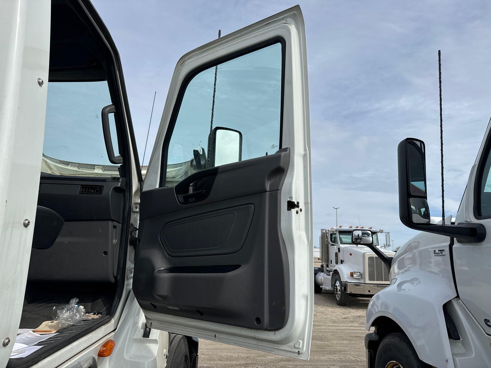 2018 INTERNATIONAL LT625 TRUCK TRACTOR VN:JL356129 powered by Cummins X15 14.9L diesel engine,