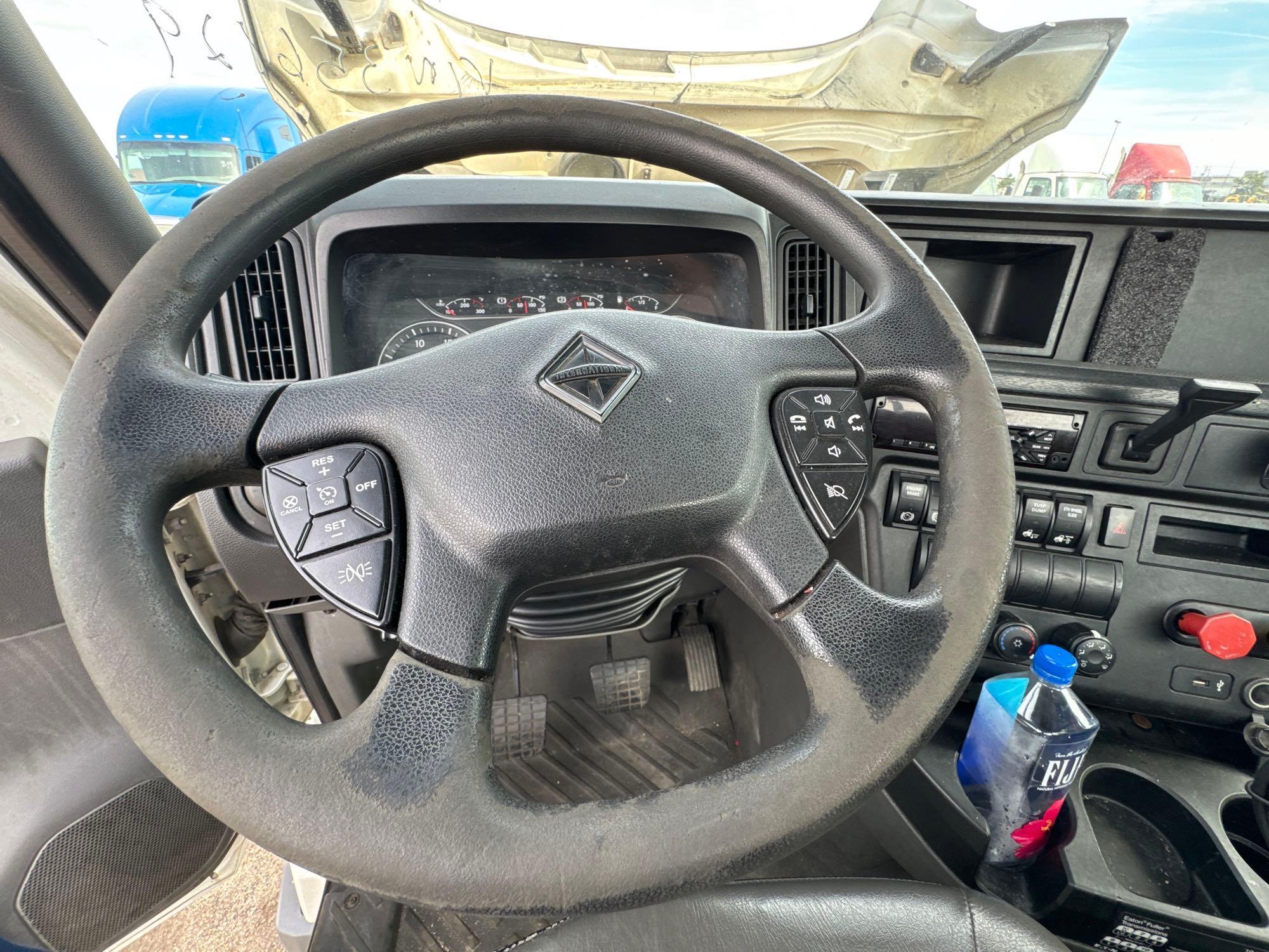 2018 INTERNATIONAL LT625 TRUCK TRACTOR VN:JL356129 powered by Cummins X15 14.9L diesel engine,