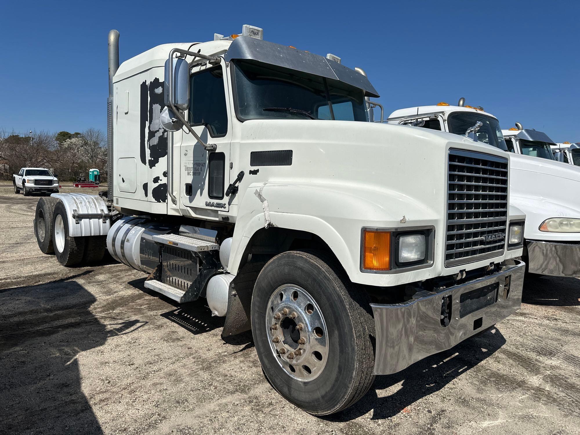 2016 MACK CHU613 PINNACLE TRUCK TRACTOR VN:1M1AN07Y2GM021985 powered by Mack MP8-505C 12.7 liter