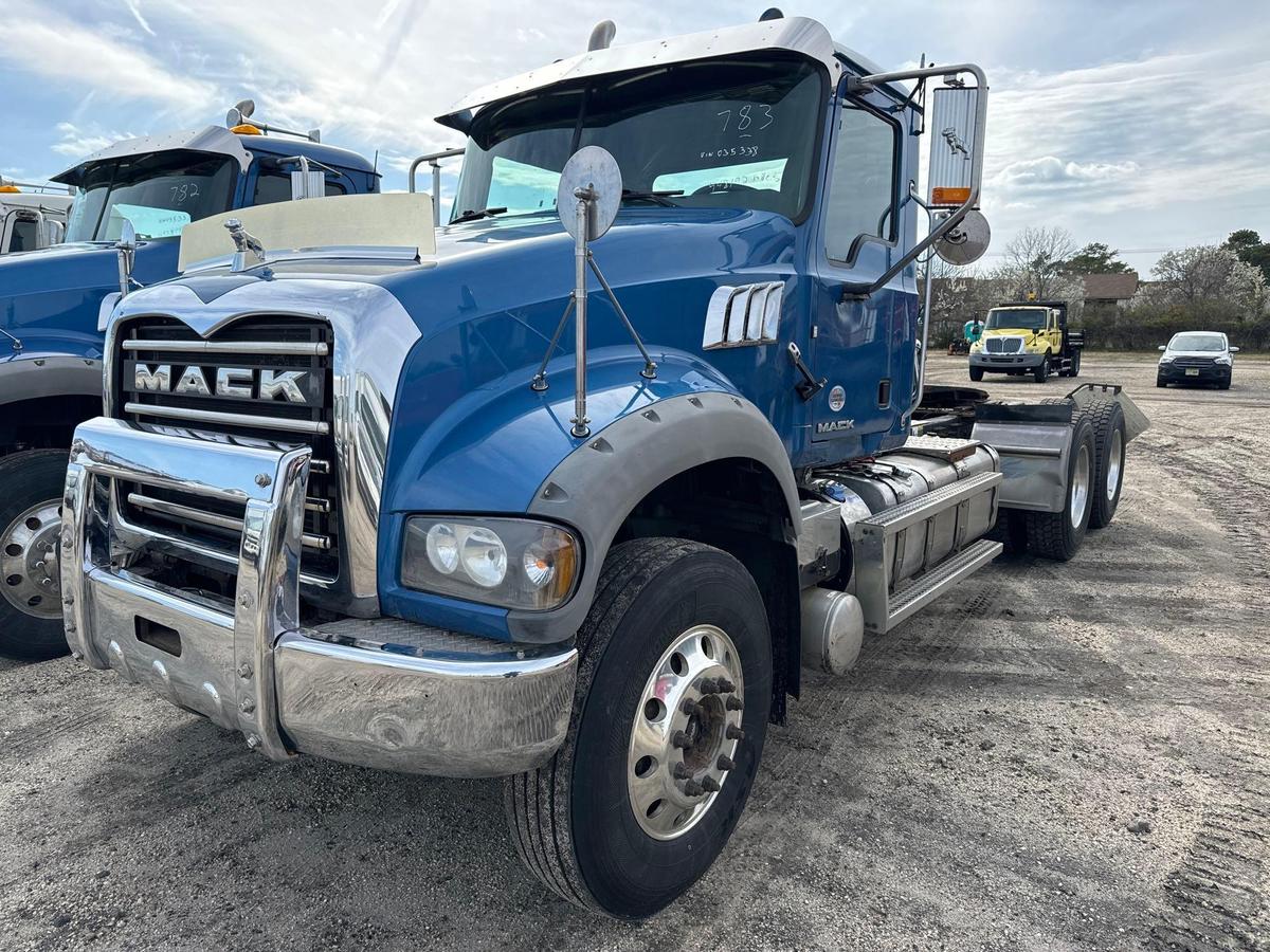 2017 MACK GU713 TRUCK TRACTOR VN:1M1AX07Y1HM035338 powered by Mack MP8 diesel engine, 500hp,